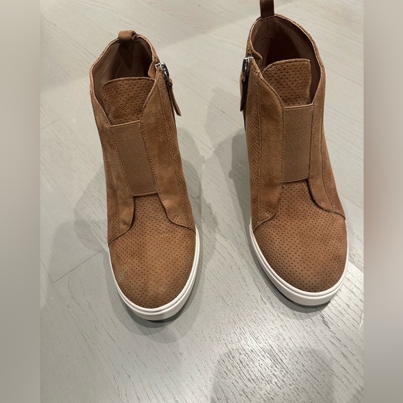 Linea Paolo Women's Anna Wedge Sneaker - Picture 4 of 8